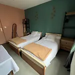 De Sarl Отель