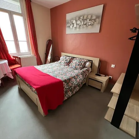 Hotel De Sarl Guise